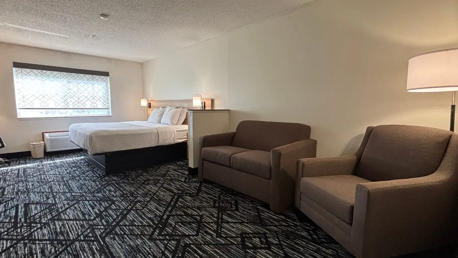 Attractive Room With King Bed Attractive Room With King Bed
